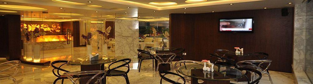 Kempton Hotel Calcutta Extérieur photo