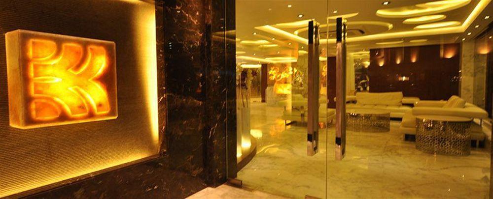 Kempton Hotel Calcutta Extérieur photo