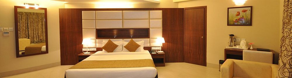 Kempton Hotel Calcutta Extérieur photo