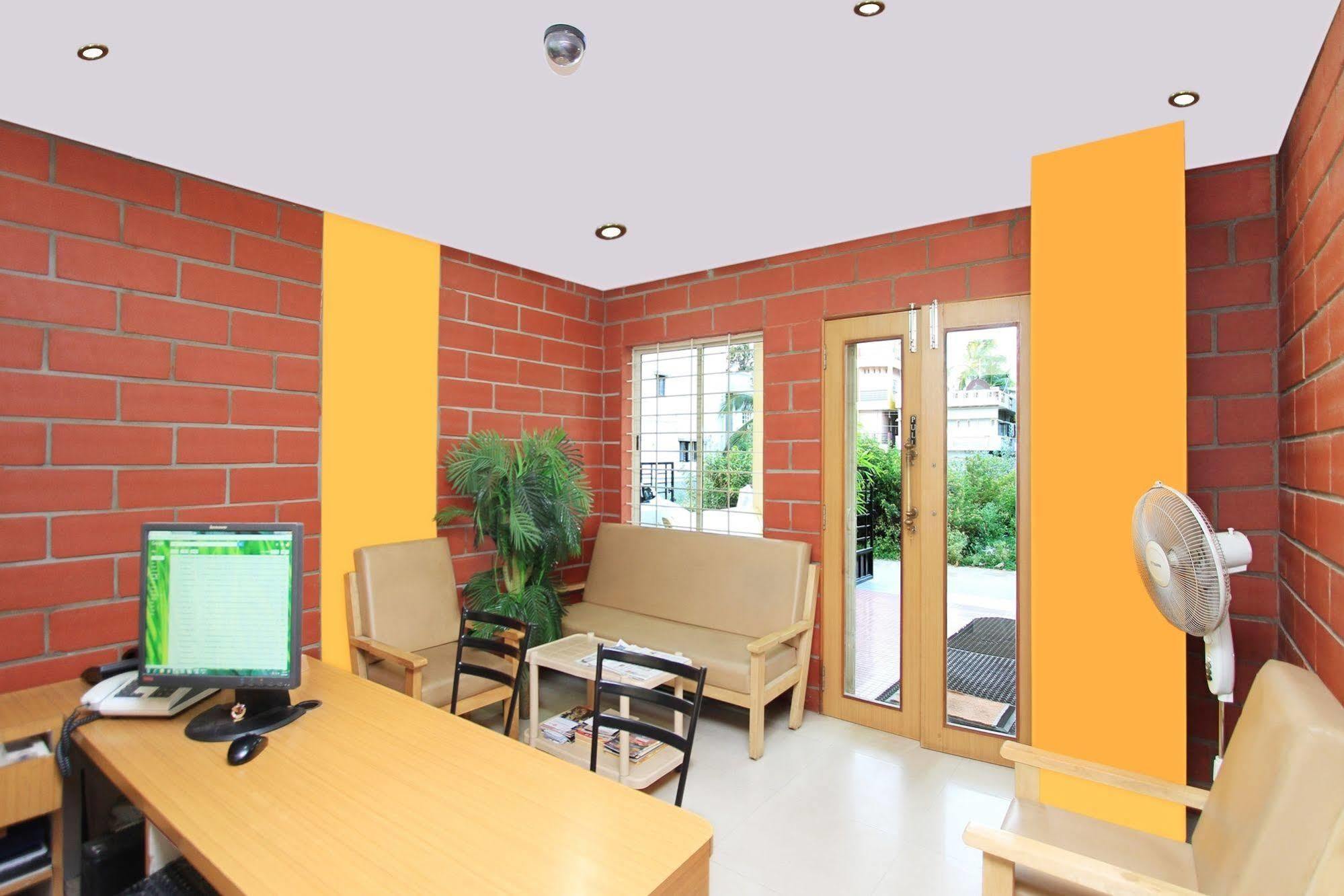 Kempton Hotel Calcutta Extérieur photo
