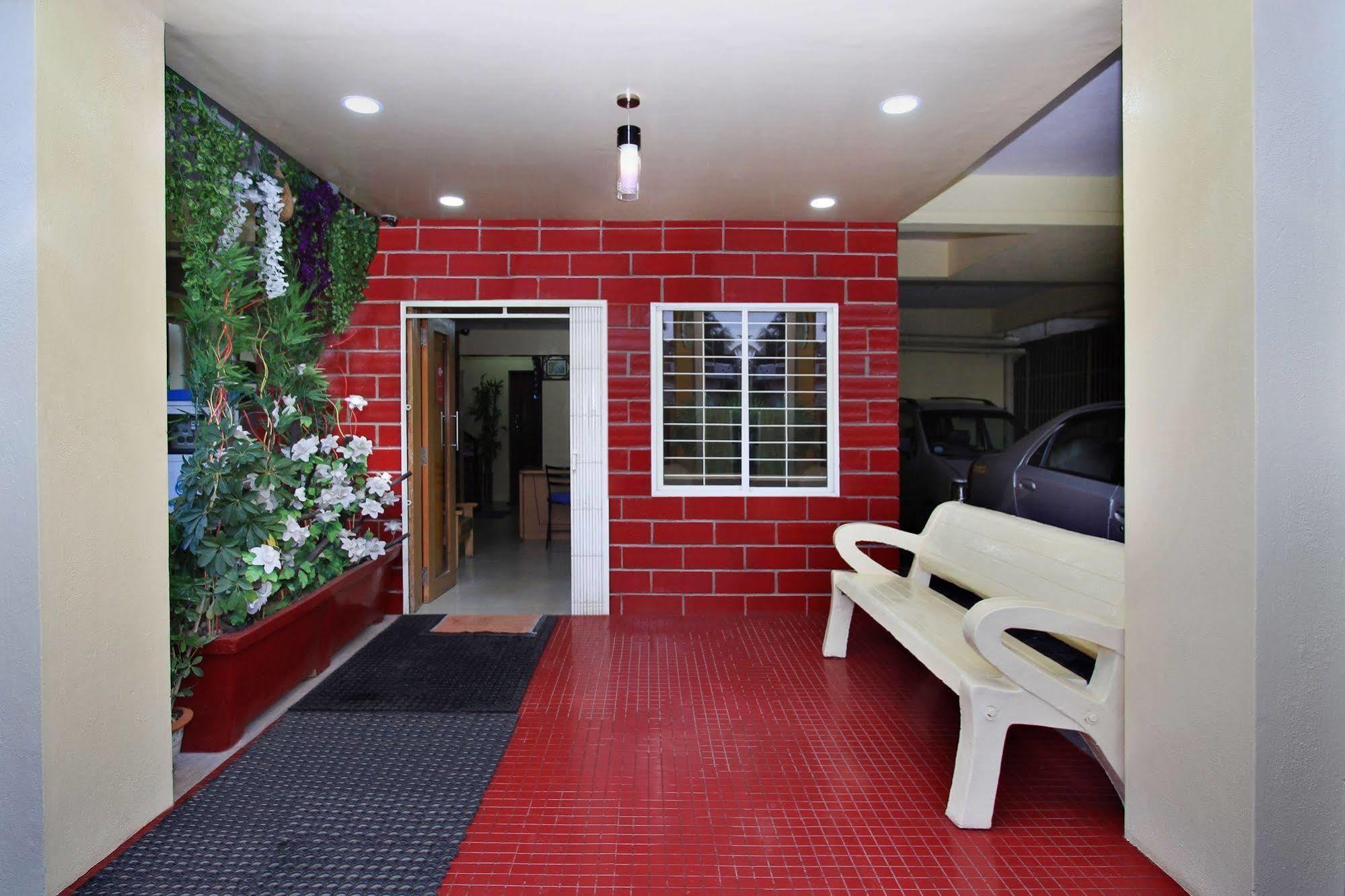 Kempton Hotel Calcutta Extérieur photo