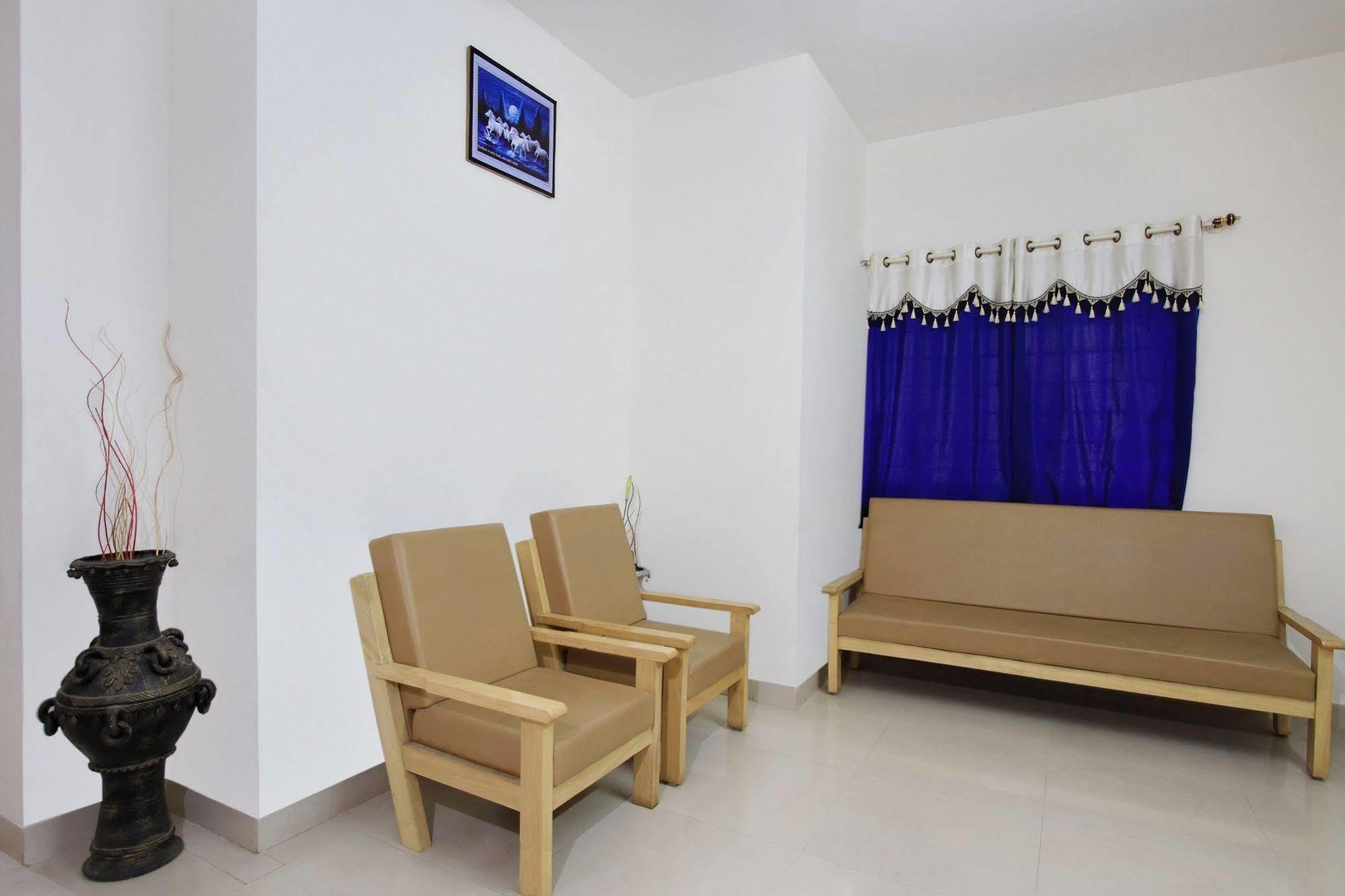 Kempton Hotel Calcutta Extérieur photo
